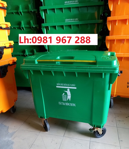 Xe thu gom rác công cộng 660 l.jpg